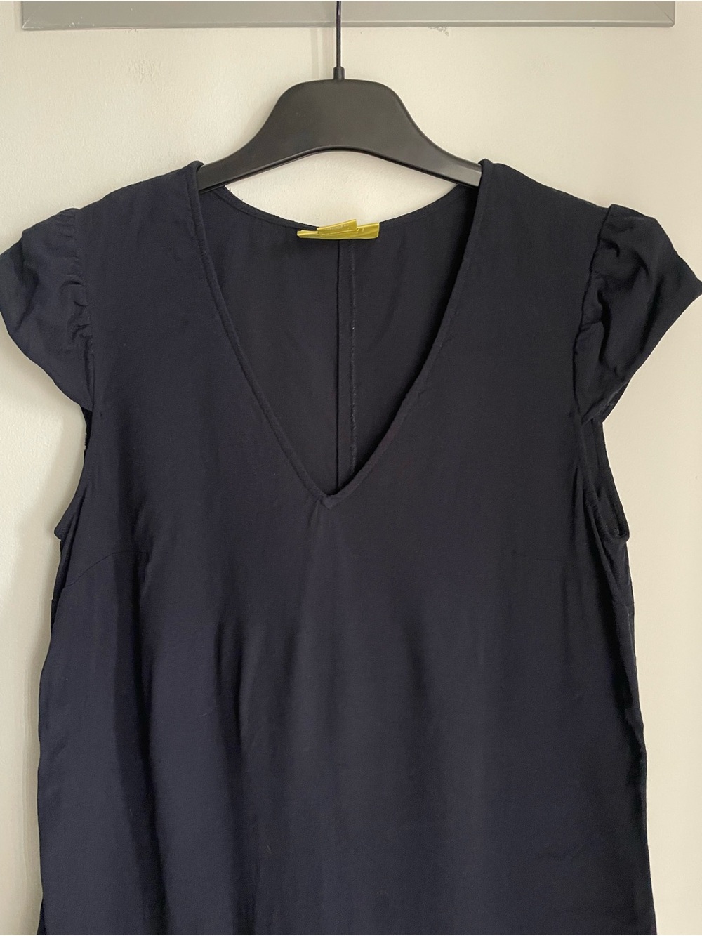 ANTHROPOLOGIE MAEVE Simple V-Neck Cap Sleeve Blouse